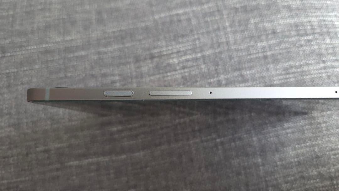 【美品】Galaxy Tab S9 FE（ガラスフィルム貼り付け済、ケース付き）