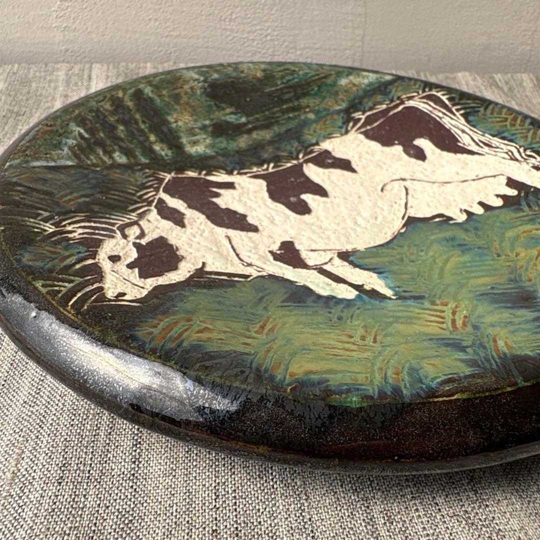 小森忍 北斗窯 陶芸家 作家 牛 飾り皿 ホルスタイン 牝牛