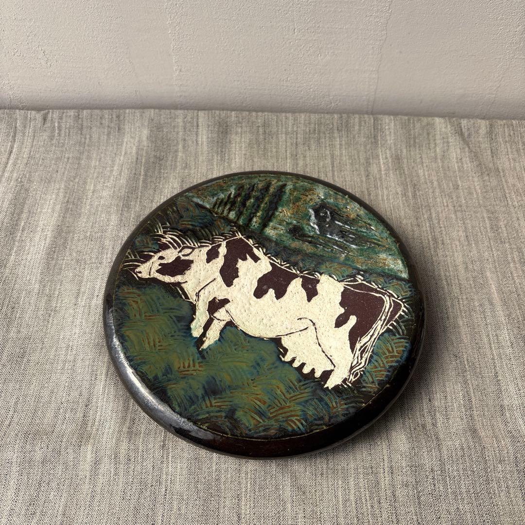 小森忍 北斗窯 陶芸家 作家 牛 飾り皿 ホルスタイン 牝牛