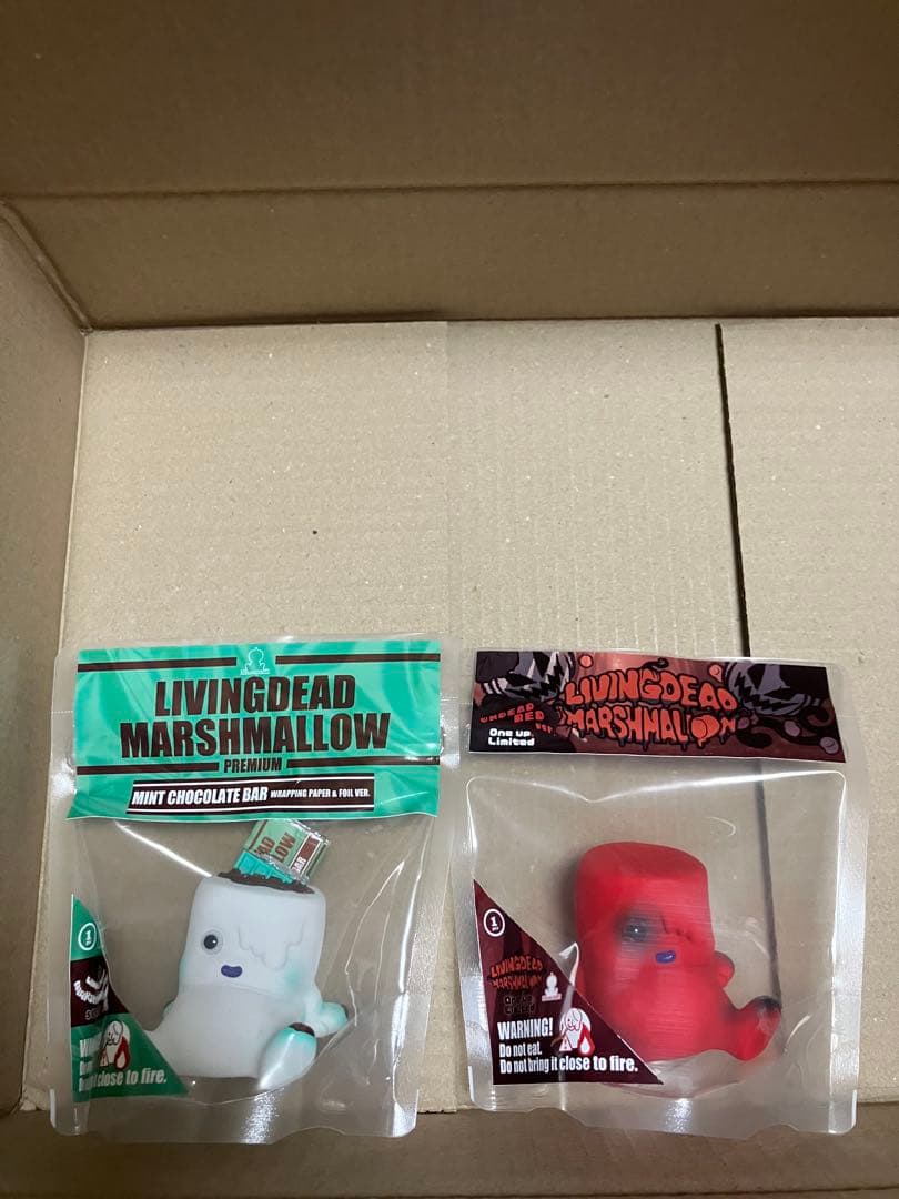 Living Dead Marshmallow 2体セット レッド&チョコミント