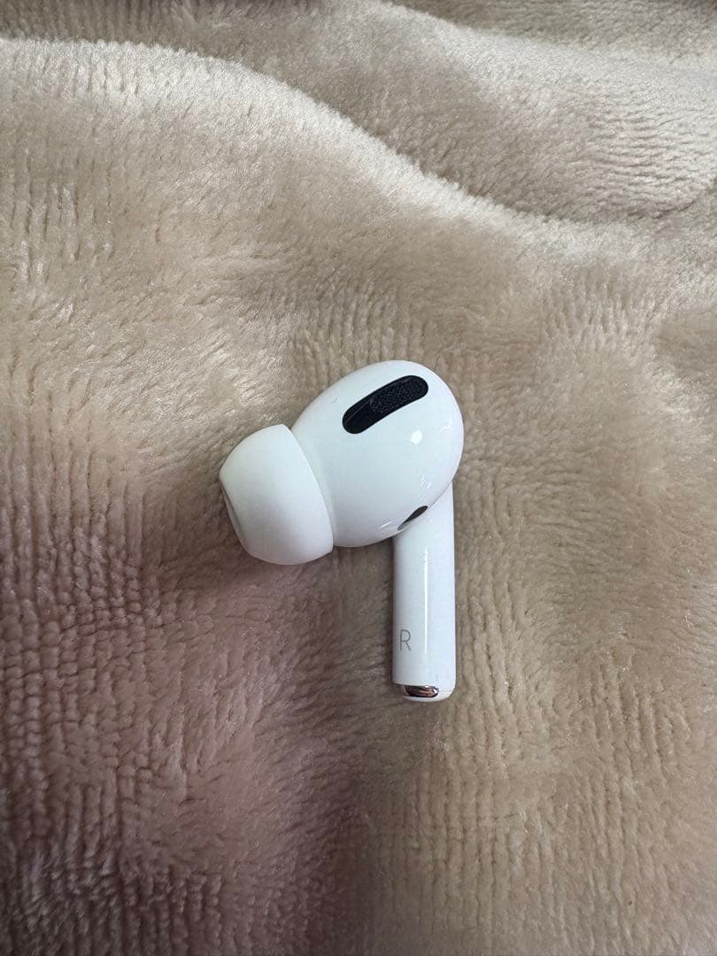 年末年始セール！Apple AirPods Pro 第一世代本体 充電ケース付き