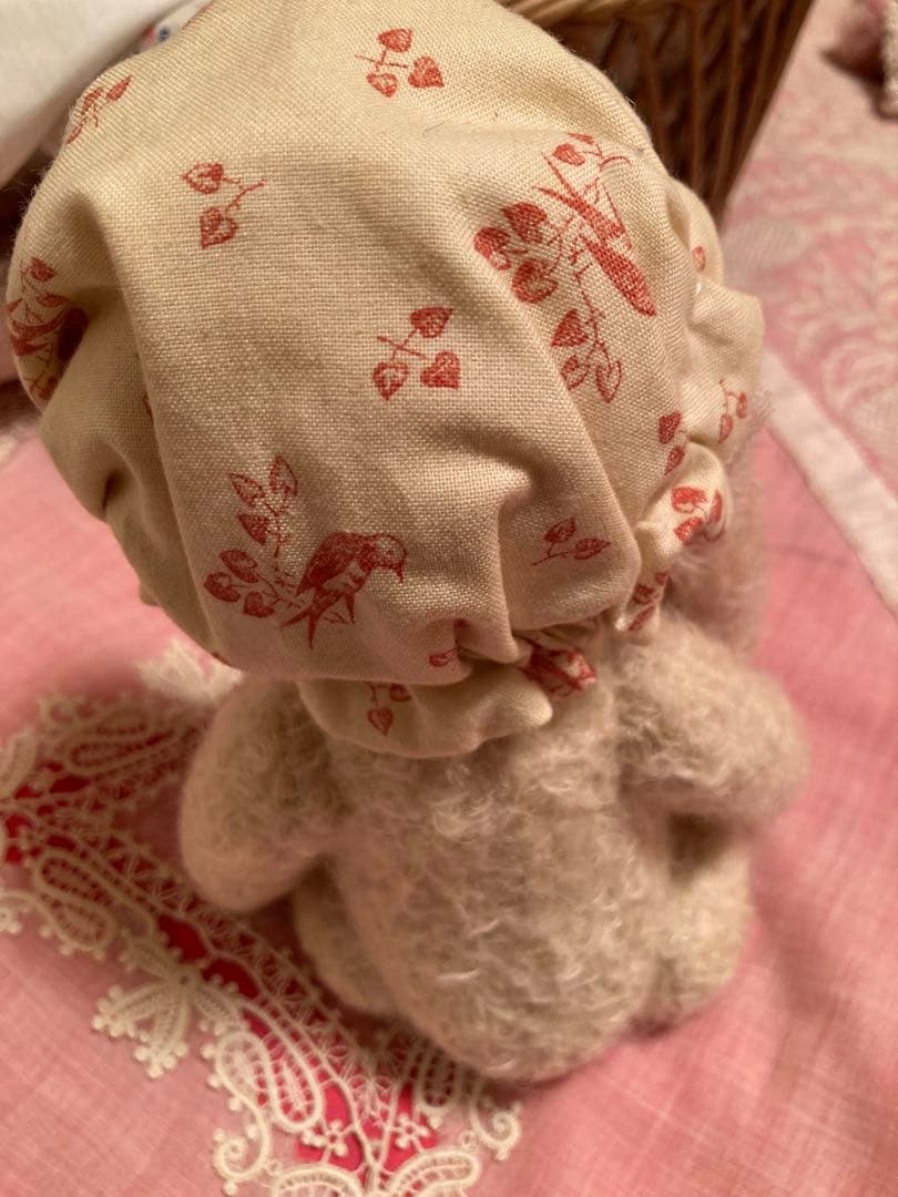 レース付きウサギのぬいぐるみ