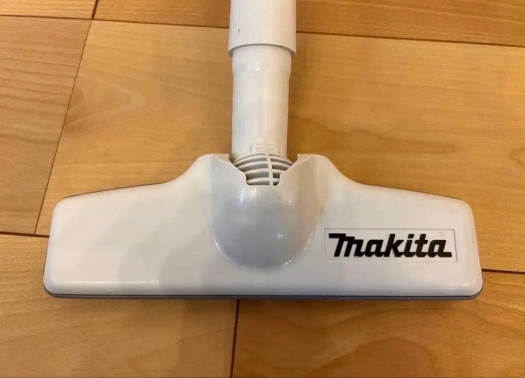 （充電器付）マキタコードレス掃除機　10.8v CL107FD