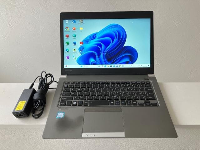 TOSHIBA Dynabook R63 Win11 Office 薄型 軽量