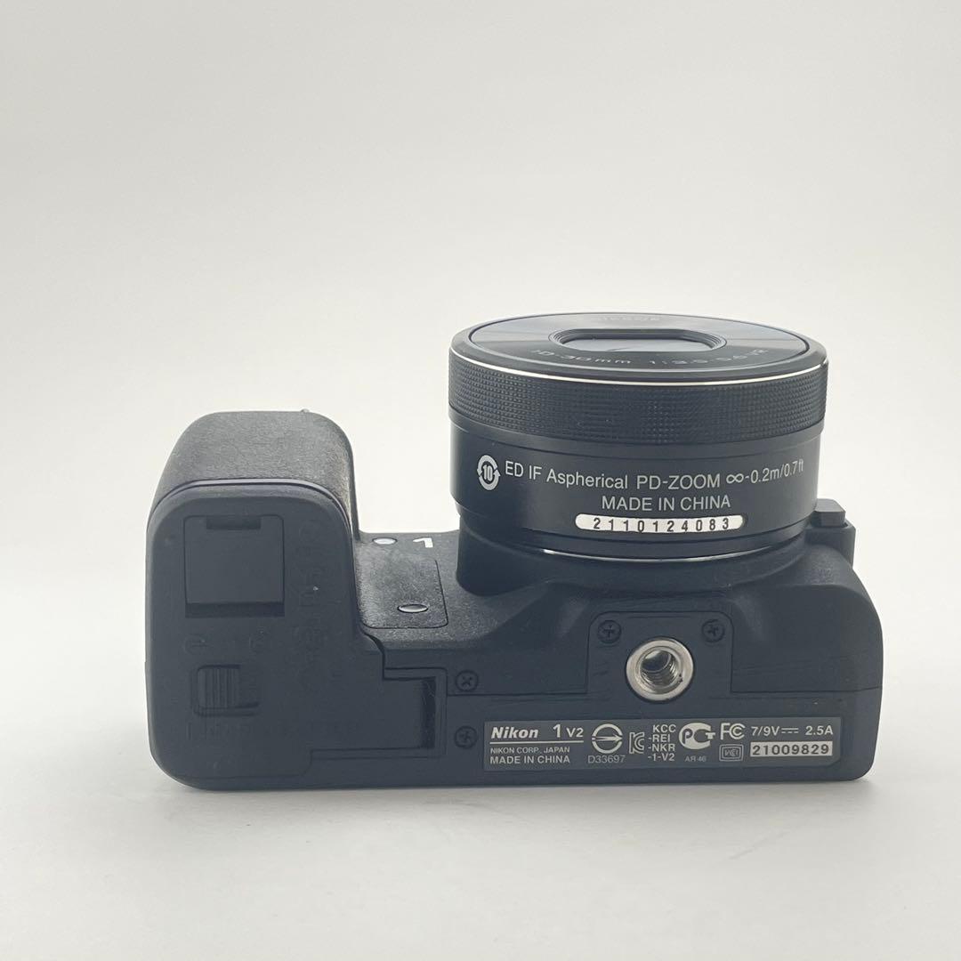 【美品・返品保証】Nikon V2 ブラック パンケーキズームレンズキット