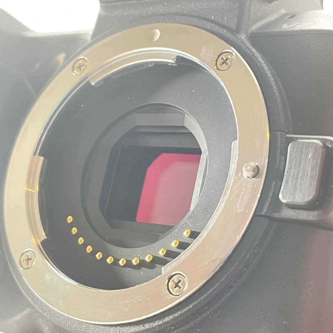 【美品・返品保証】Nikon V2 ブラック パンケーキズームレンズキット