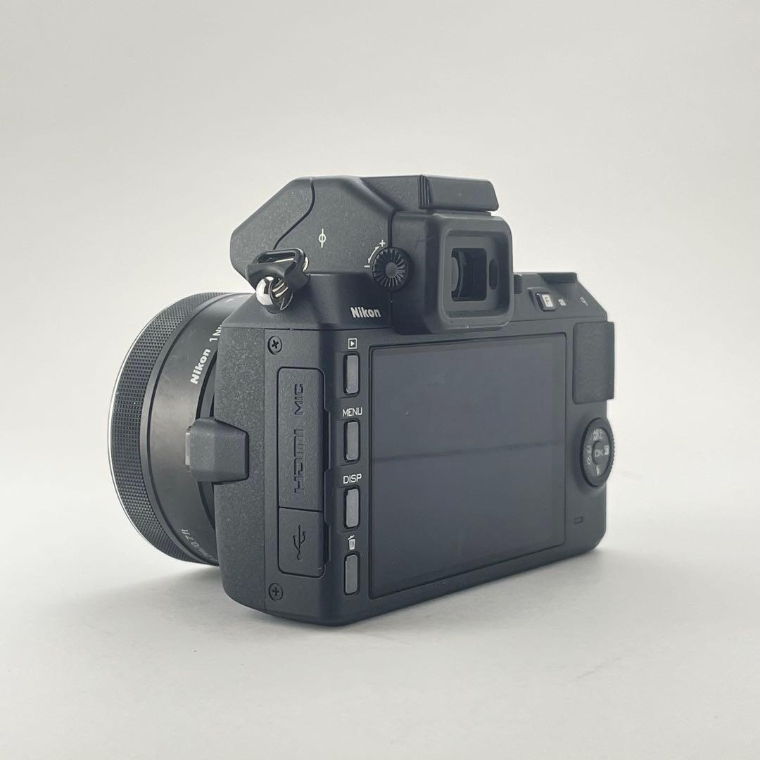 【美品・返品保証】Nikon V2 ブラック パンケーキズームレンズキット