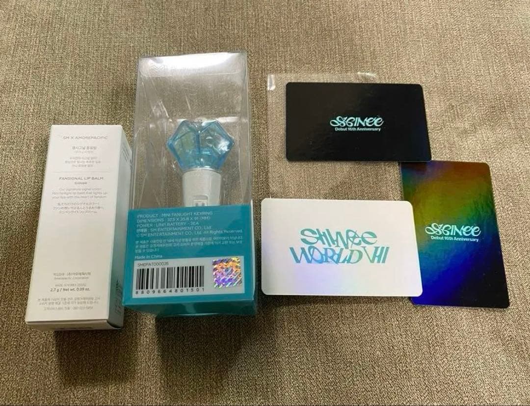 SHINee ミニペンライトキーリング　リップバーム　フォトカード