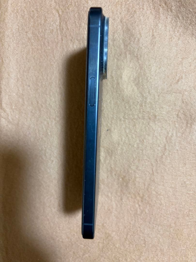 【美品】iPhone 15 Pro Max 256GB ブラックチタニウム