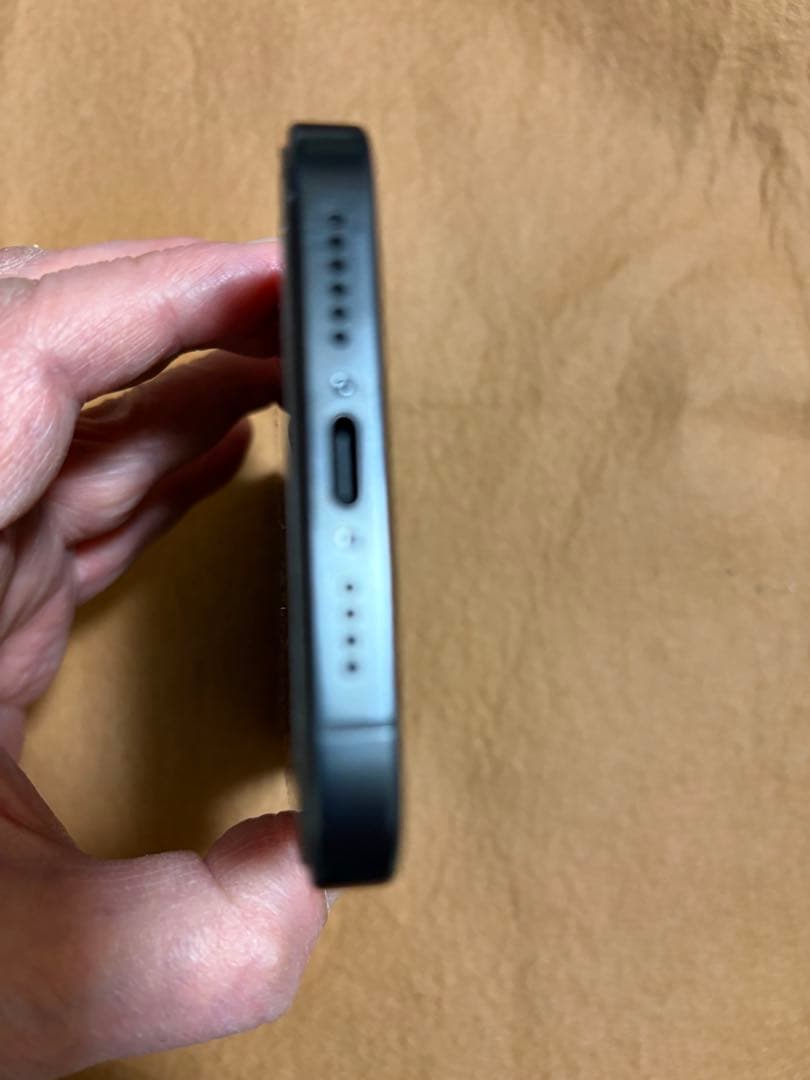 【美品】iPhone 15 Pro Max 256GB ブラックチタニウム