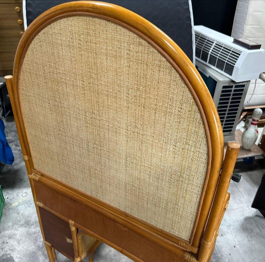 【配送不可、現地引取のみ】ラタン製ドレッサー・鏡台 アーチ型ミラー