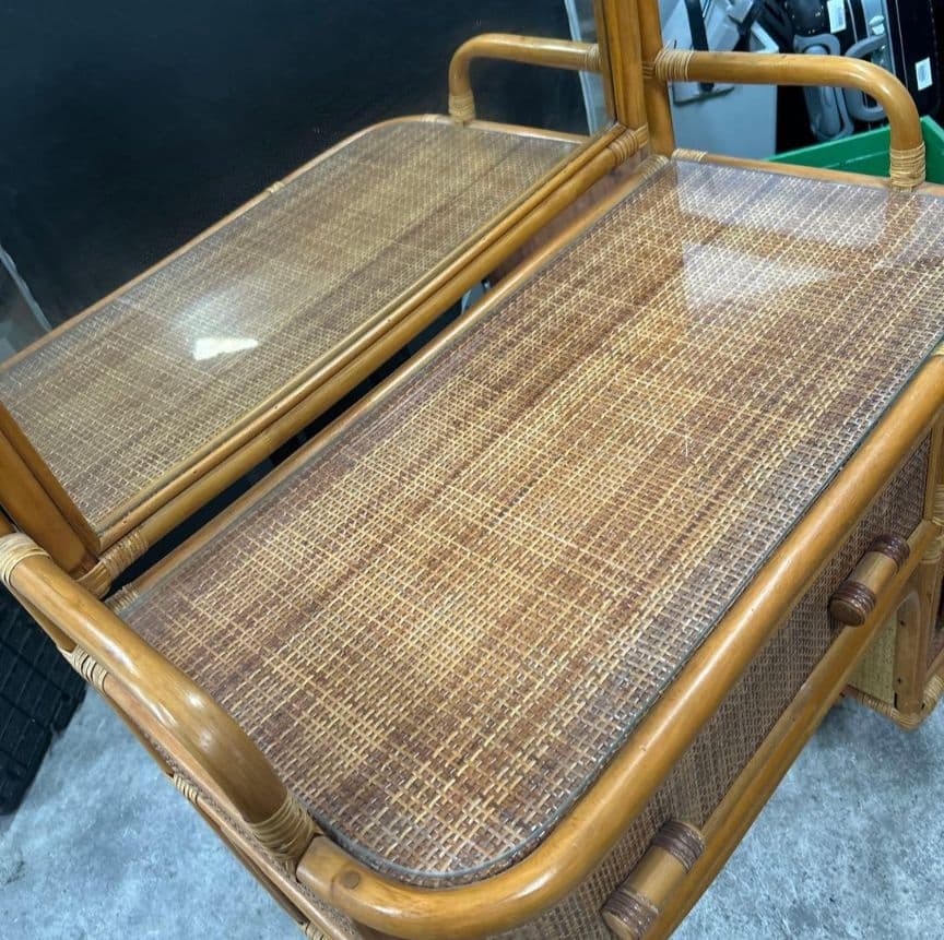 【配送不可、現地引取のみ】ラタン製ドレッサー・鏡台 アーチ型ミラー