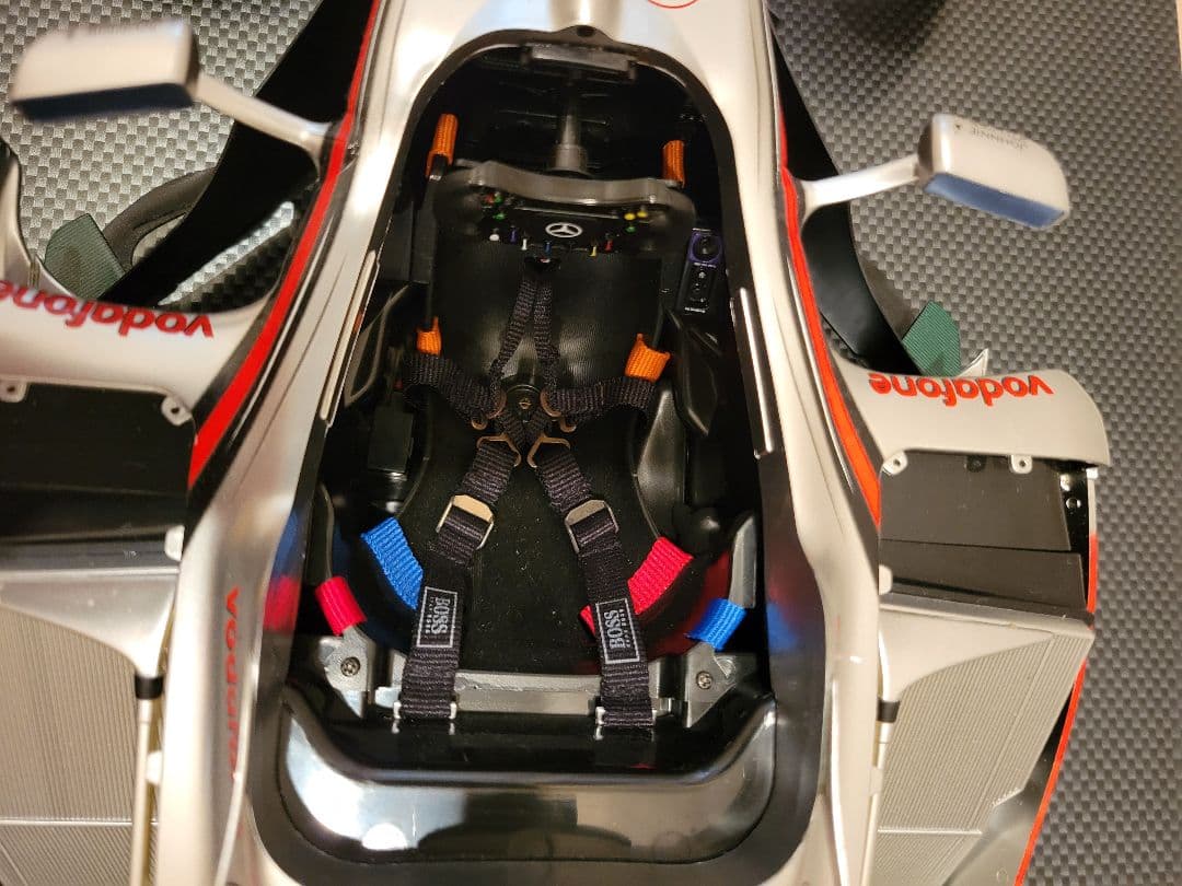 ディアゴスティーニ完成品　1/8 マクラーレンMP4-23　ハミルトン