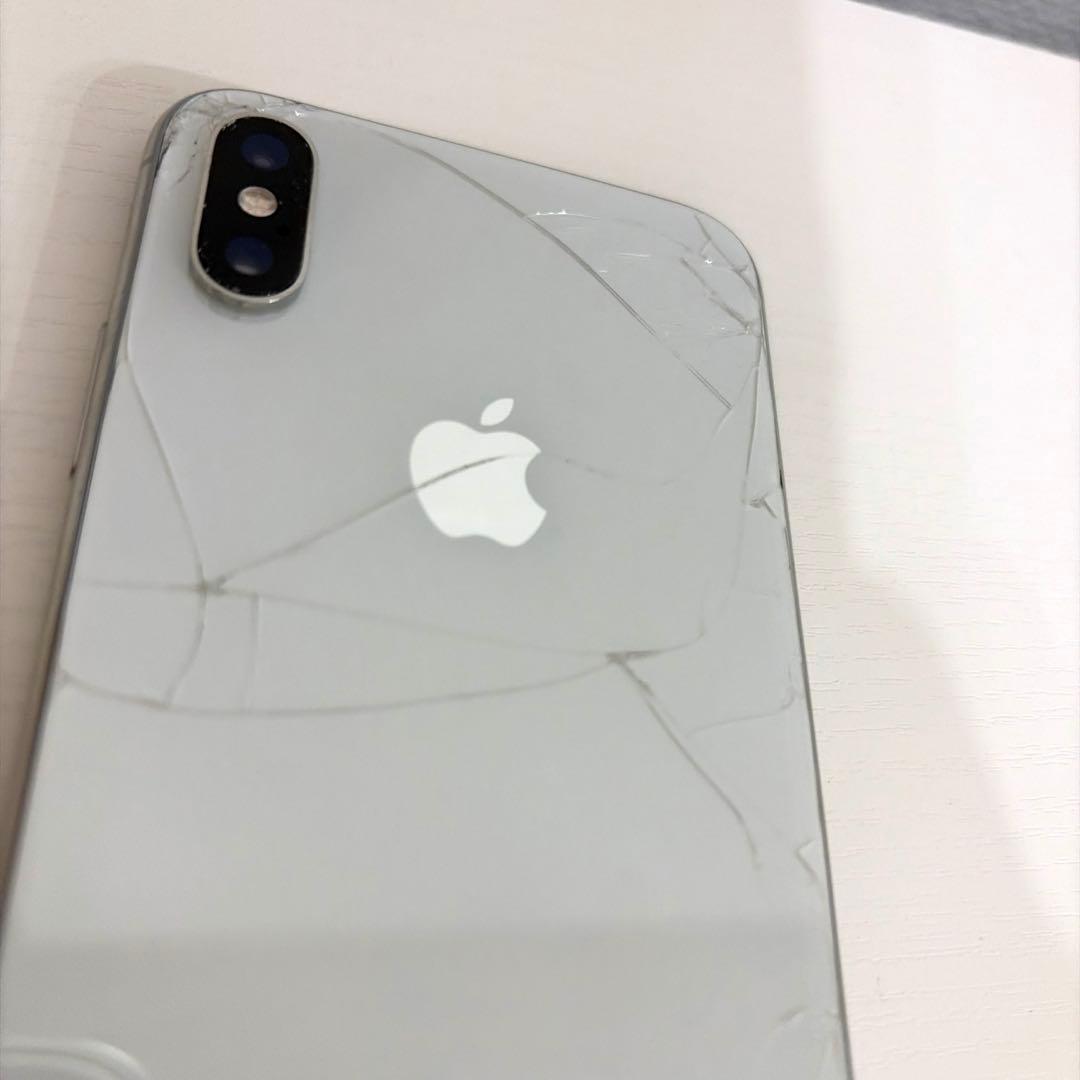 iPhone XS 256GB シルバー 背面割れあり 動作良好 送料無料