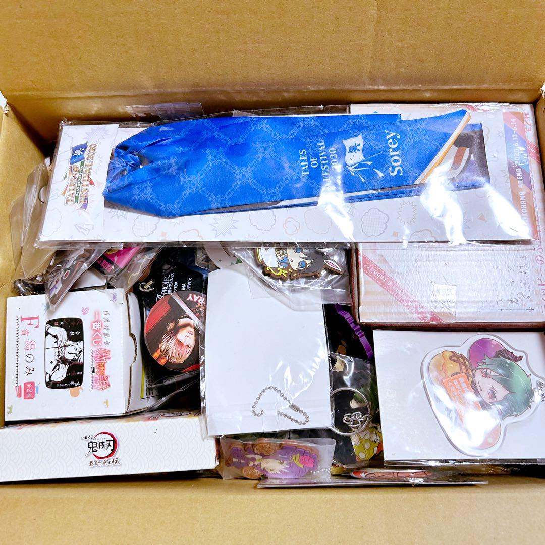 アニメ ゲームグッズ ② ノンジャンル 大量 まとめ売り 詰め合わせ バッジ 等