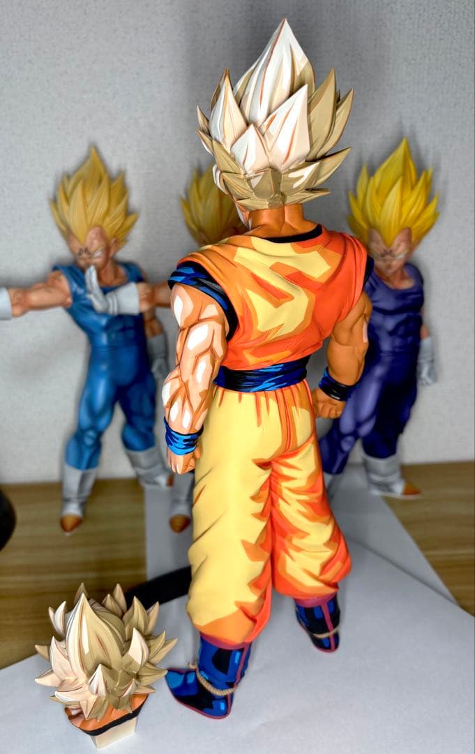ドラゴンボール孫悟空フィギュア　リペイント　頭パーツ2点、磁石付き　輸送箱付き