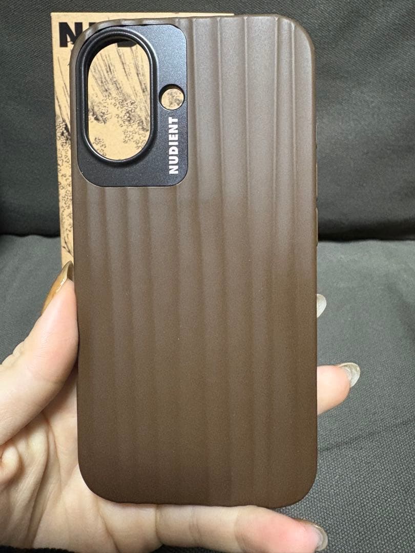 美品　NUDIENT iPhone16ケース