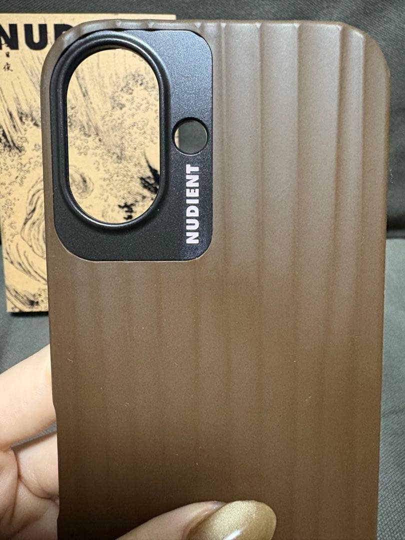 美品　NUDIENT iPhone16ケース