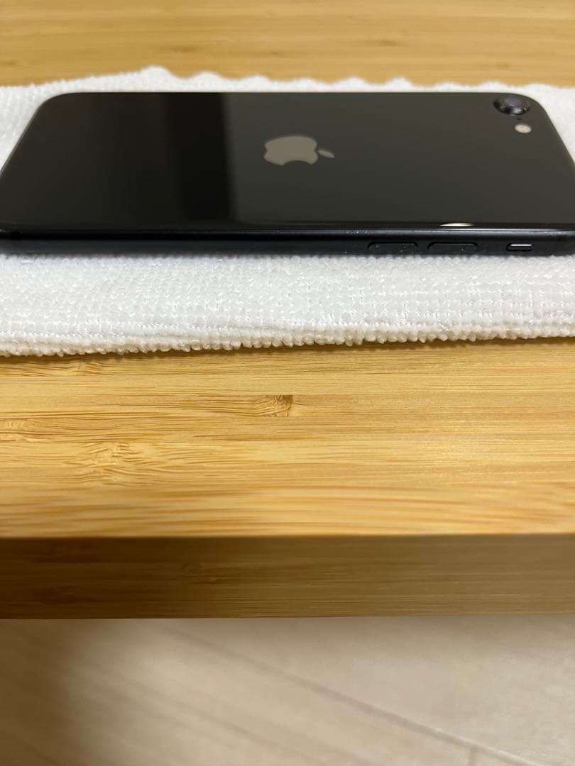 iPhone SE 第二世代 本体 ブラック