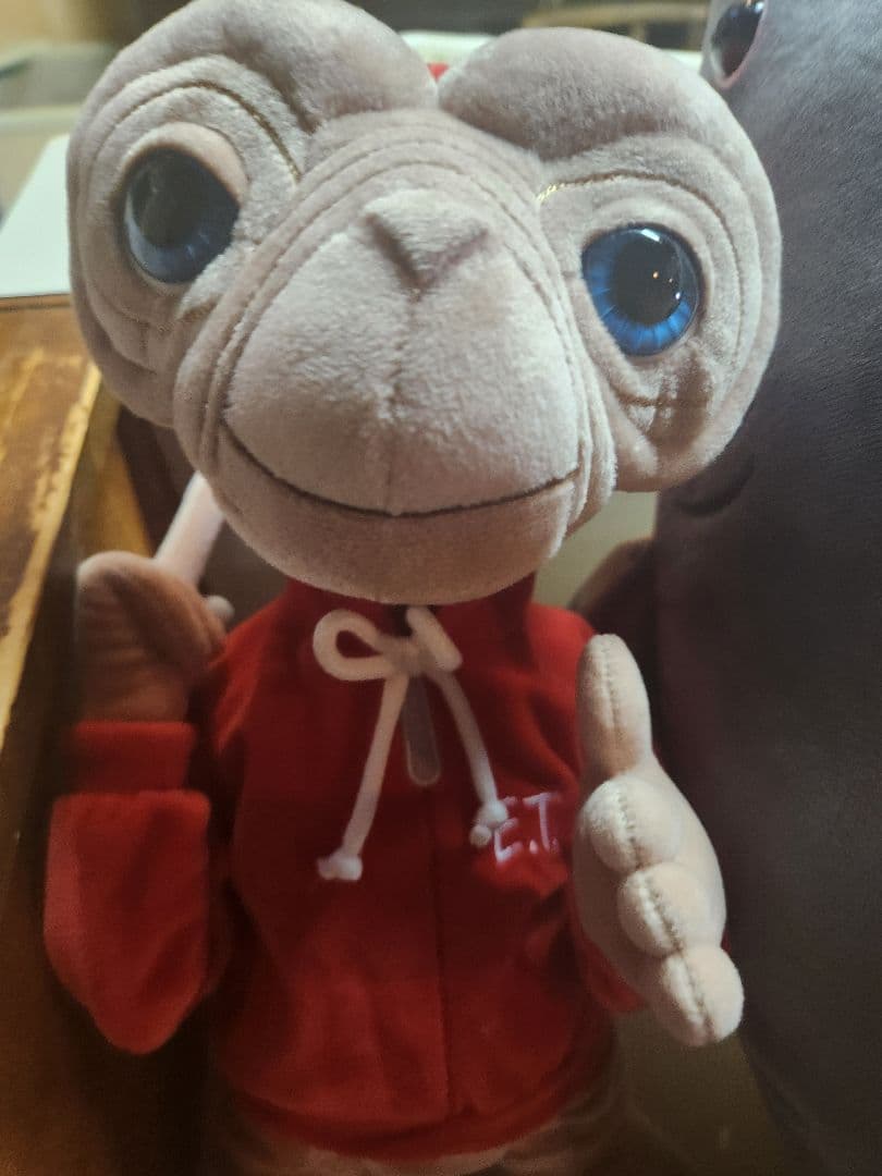 ユニバのクッキーモンスターエルモET スヌーピージョージまとめ売り缶バッチ５個付