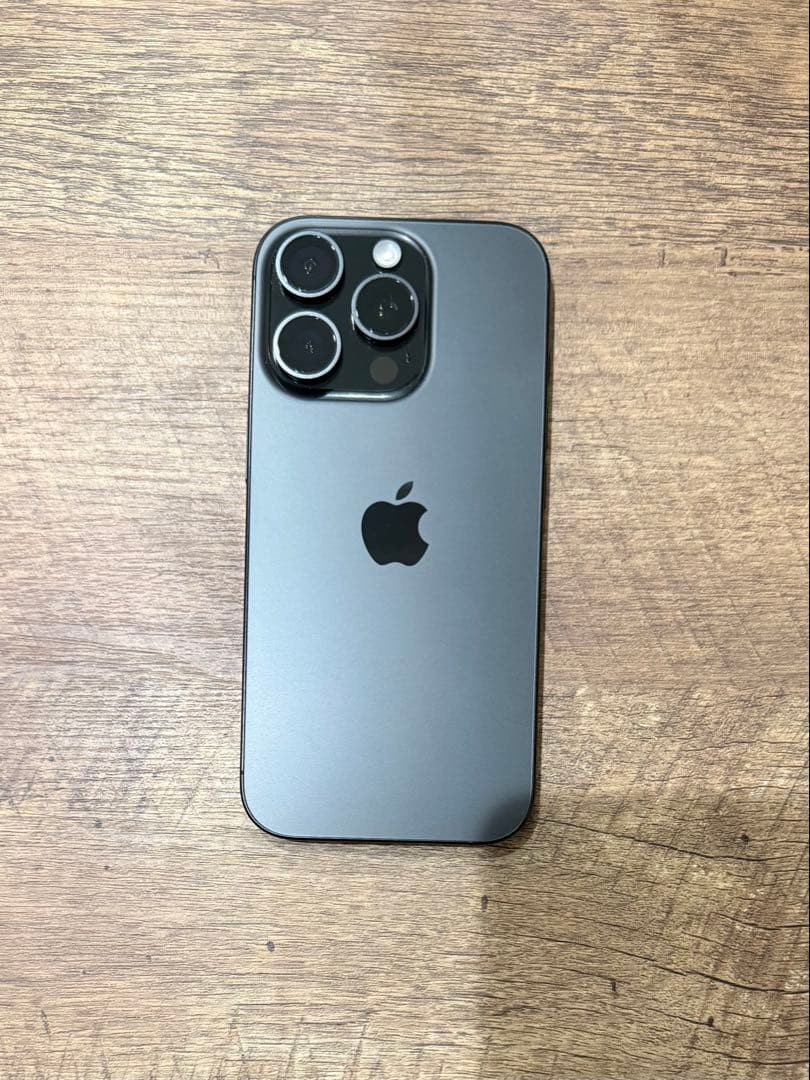 【美品】 iPhone 16 Pro ブラックチタニウム 128GB