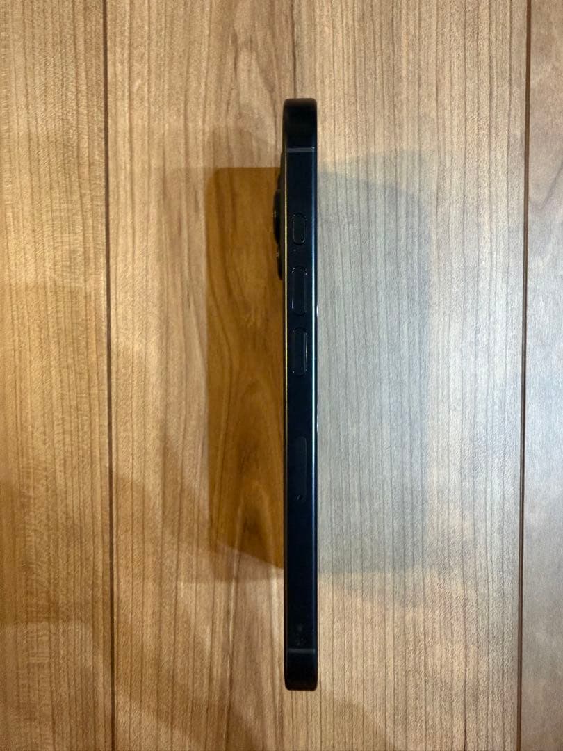 【美品】 iPhone 16 Pro ブラックチタニウム 128GB