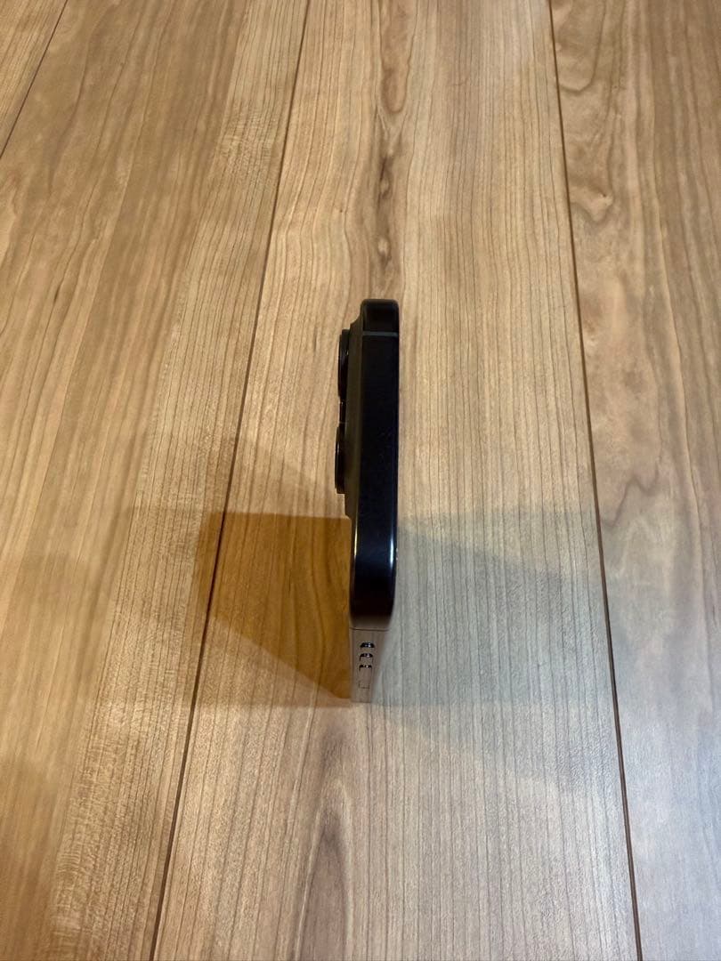 【美品】 iPhone 16 Pro ブラックチタニウム 128GB