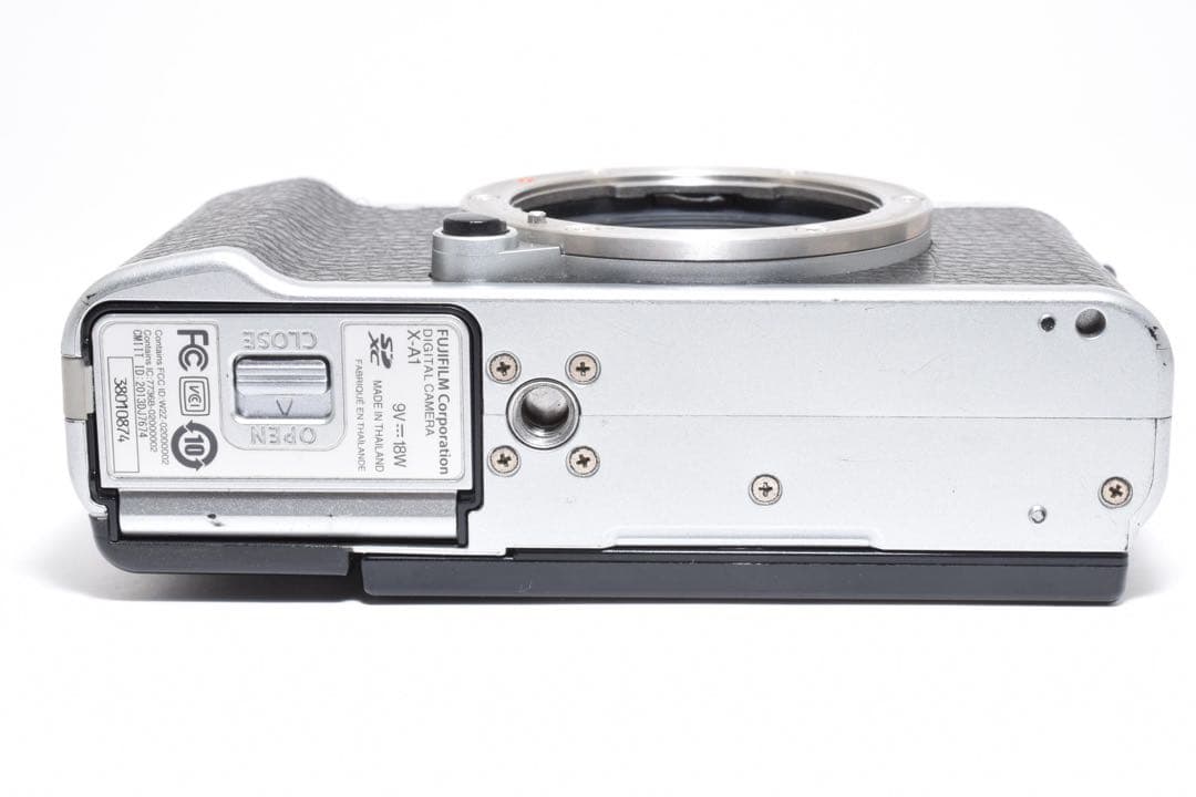 Fujifilm X-A1 ミラーレスカメラ 本体