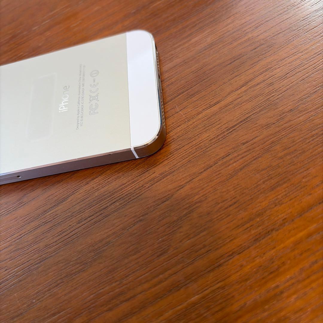 Apple iPhone 5s 本体 ゴールド