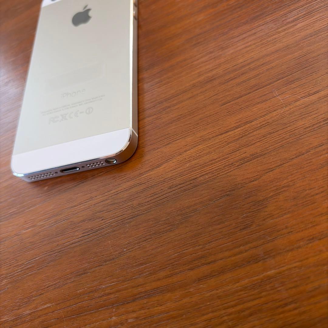 Apple iPhone 5s 本体 ゴールド