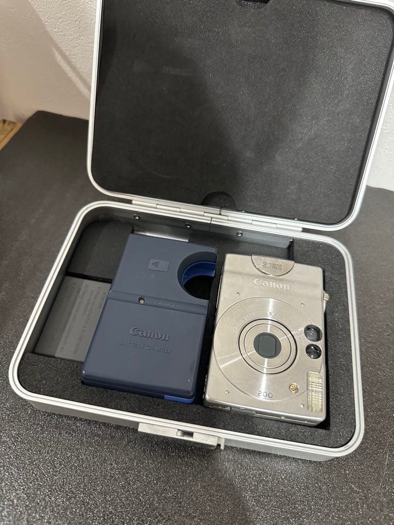 お散歩撮影にどうぞ。エモい200万画素Canon IXY DIGITAL 200