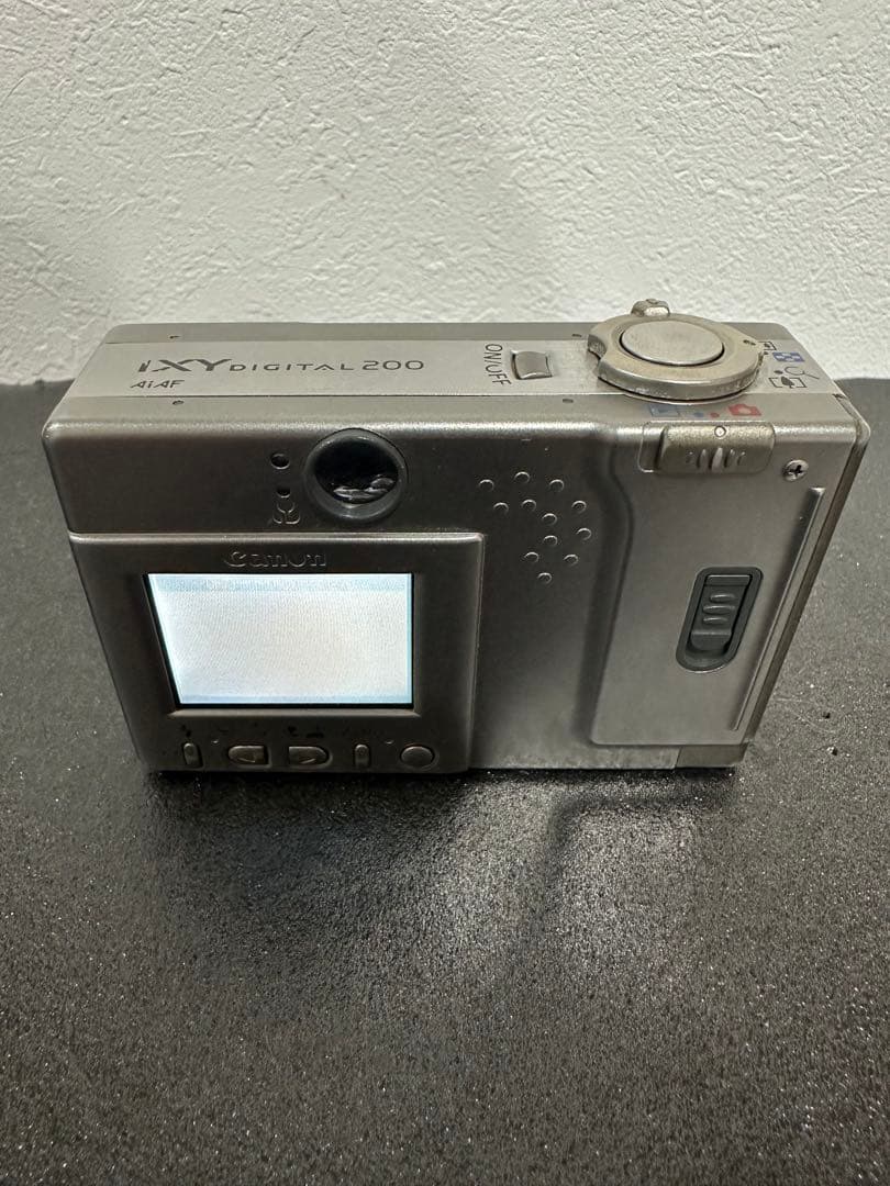 お散歩撮影にどうぞ。エモい200万画素Canon IXY DIGITAL 200