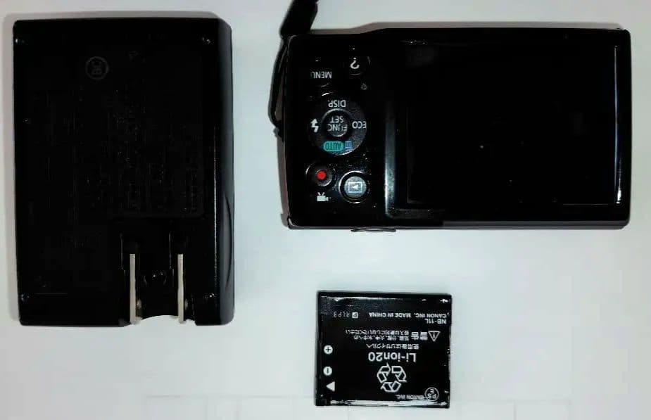 値下げします　IXY130 黒　本体　バッテリー　充電器