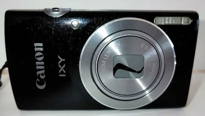 値下げします　IXY130 黒　本体　バッテリー　充電器