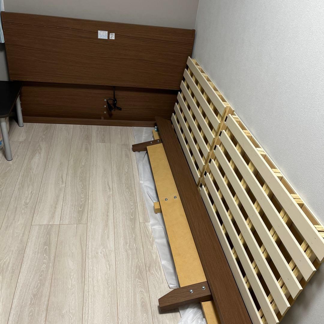 【千葉県四街道市で引取可能な方】ダブルベッドフレーム　ニトリ 収納コンセント付き