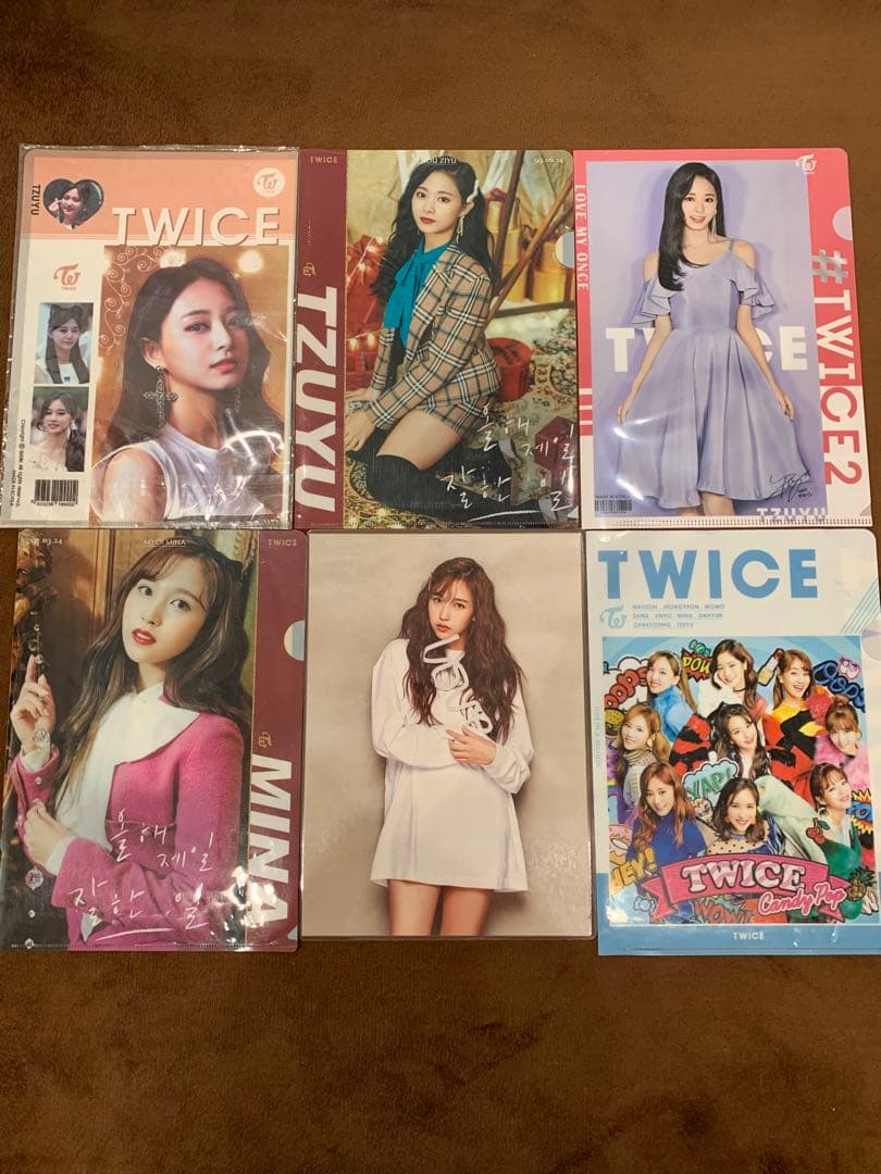 TWICE グッズ まとめ TZUYU ツウィMINA ミナ 缶バッジ ファイル