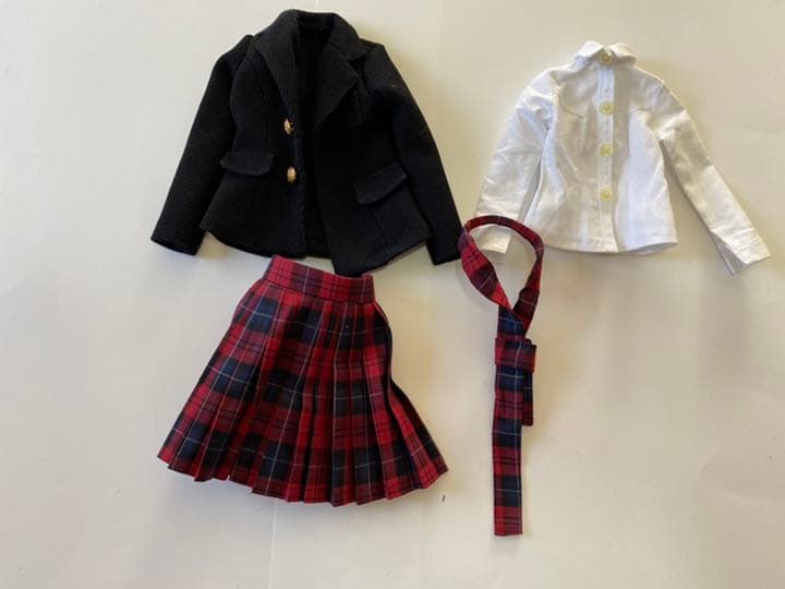 ６０センチ関節球体人形の学生服