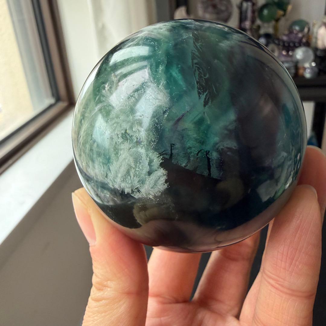 天然石フェザーフローライトのスフィア　丸玉　置物NO.030203