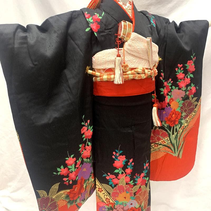 603ag4■七五三 七歳 女児 着物&袋帯&長襦袢 金彩 牡丹 菊 黒■美品