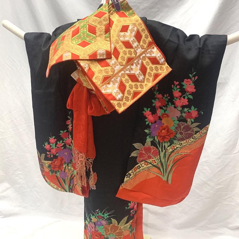 603ag4■七五三 七歳 女児 着物&袋帯&長襦袢 金彩 牡丹 菊 黒■美品