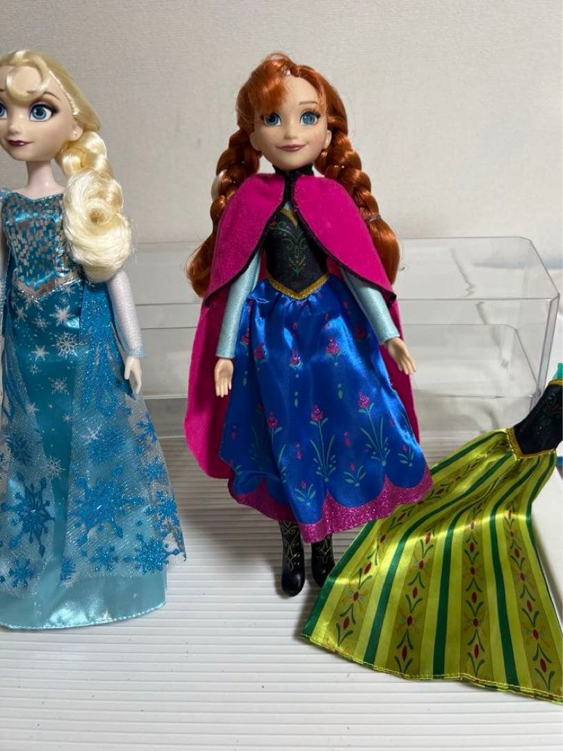 アナ雪、アナ、エルサのお人形（お洋服付き）