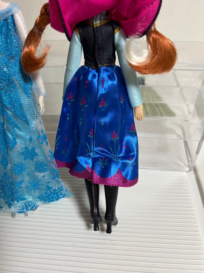 アナ雪、アナ、エルサのお人形（お洋服付き）