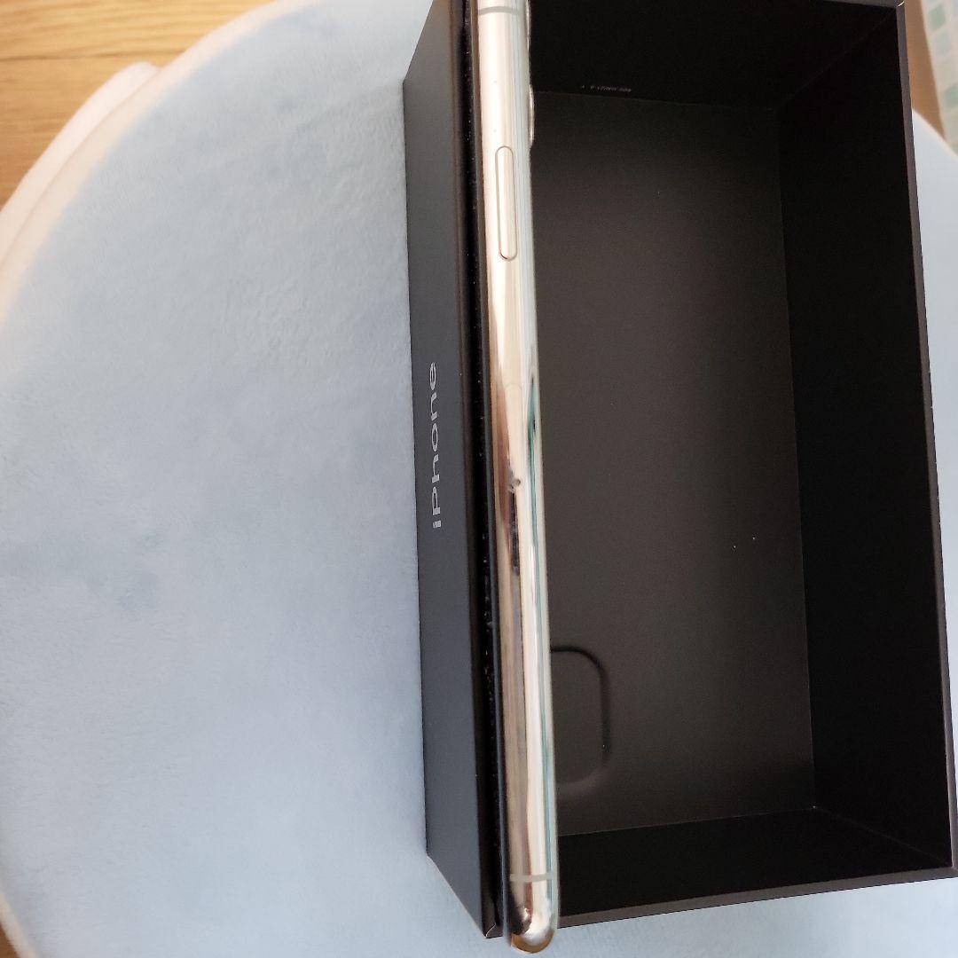 iPhone 11 Pro Max シルバー 64 GB docomo