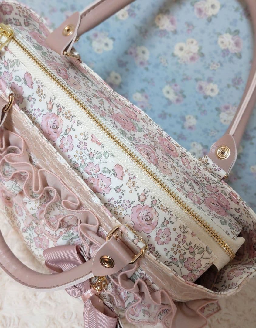 リバティ　フェリシテ　ベビーピンク　リボンチャーム付ダブルフリルトート