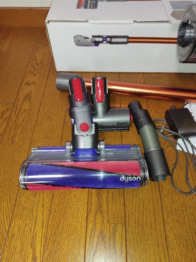 ダイソンコードレス掃除機V10-SV12