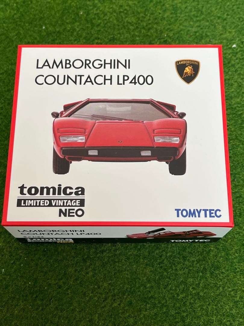 トミカリミテッドヴィンテージネオ　ランボルギーニ カウンタック　LP400 赤