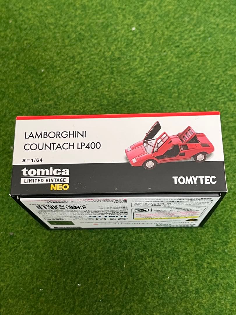 トミカリミテッドヴィンテージネオ　ランボルギーニ カウンタック　LP400 赤