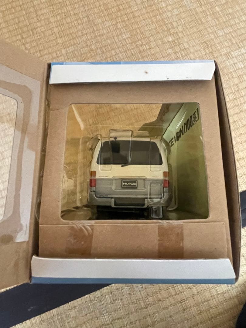 13R-010 DISM 1/24 トヨタ ハイエース VAN 100系
