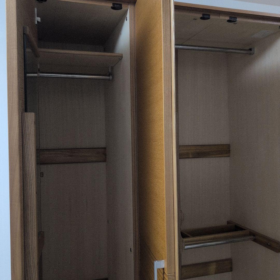 ワードローブ　洋服タンス　扉付き収納　ミラー付き　衣装