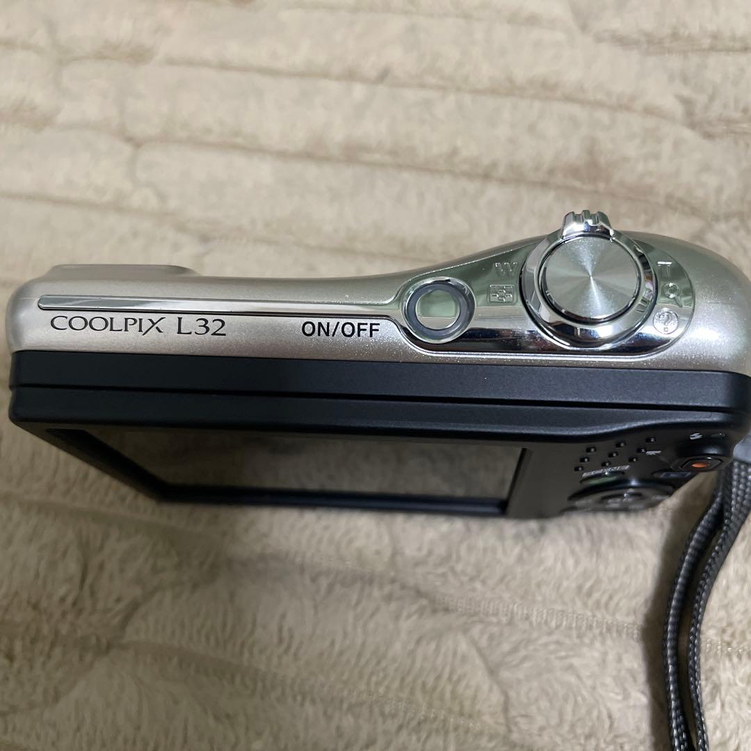 Nikon COOLPIX L32 シルバー コンパクトデジタルカメラ